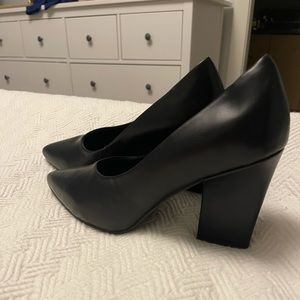 Brand new classy Black OAK+FORT heels 🖤